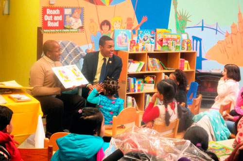 Councilman Torres takes part in North Central Bronx Hosptial ‘Reach Out and Read’