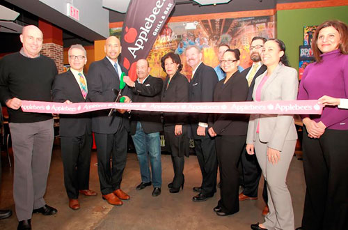 Applebee’s opens at Metro Center Atrium