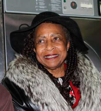 Bronx activist Hetty Fox still helping after 45 years|Bronx activist Hetty Fox still helping after 45 years