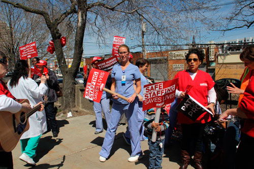 NYSNA rallies at Weiler over staffing