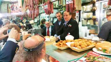 Naples Mayor Visits Belmont and make mozzarella at Mike’s Deli|Naples Mayor Visits Belmont and make mozzarella at Mike’s Deli