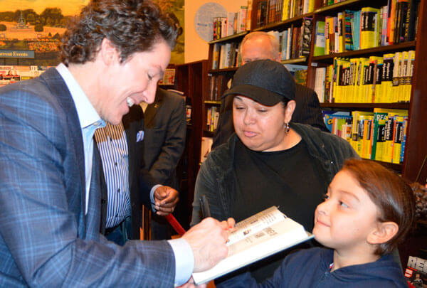 Joel Osteen Book Signing at Bay Plaza’s Barnes and Noble