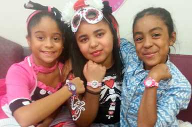 Watch retailer teaches kids from KHCC how to tell time|Watch retailer teaches kids from KHCC how to tell time