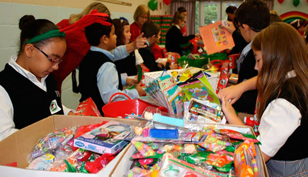 Villa students participate in Operation Christmas Child|Villa students participate in Operation Christmas Child