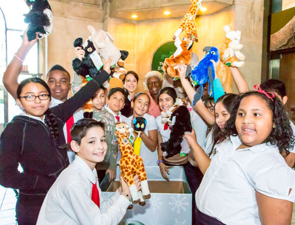 Bronx Zoo and Diaz’s Annual Holiday Toy Drive|Bronx Zoo and Diaz’s Annual Holiday Toy Drive|Bronx Zoo and Diaz’s Annual Holiday Toy Drive