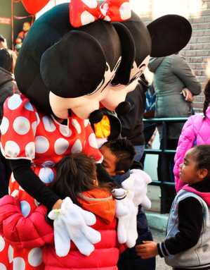 Monore College hosts Winter Wonderland for school families