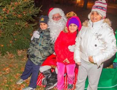 Waterbury-LaSalle Community Association holds Christmas tree lighting|Waterbury-LaSalle Community Association holds Christmas tree lighting|Waterbury-LaSalle Community Association holds Christmas tree lighting