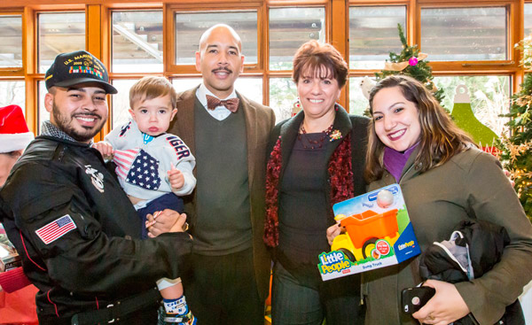 Bronx veterans’ families get toys donated by BP Diaz|Bronx veterans’ families get toys donated by BP Diaz