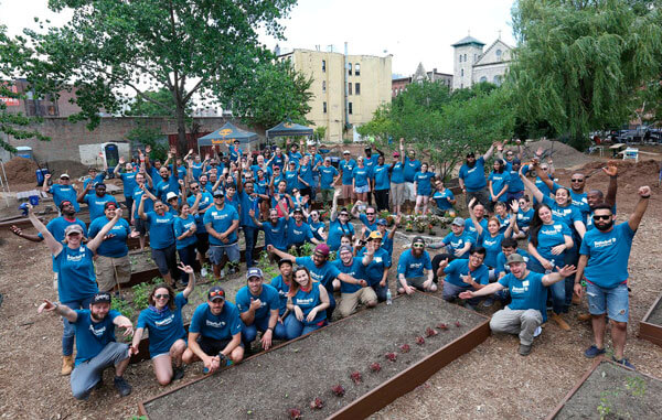 Volunteers Spruce Up United We Stand Garden|Volunteers Spruce Up United We Stand Garden