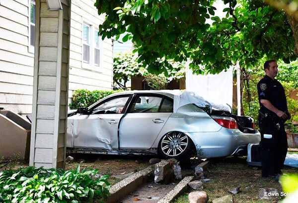 27-Year Old Man Dies After Crashing Into Williamsbridge Home – Bronx Times