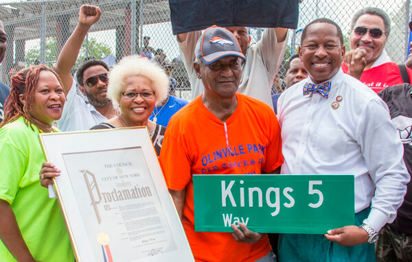 King holds street co-naming, honors father