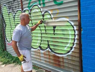 Allerton Merchants Clean Up Allerton Avenue
