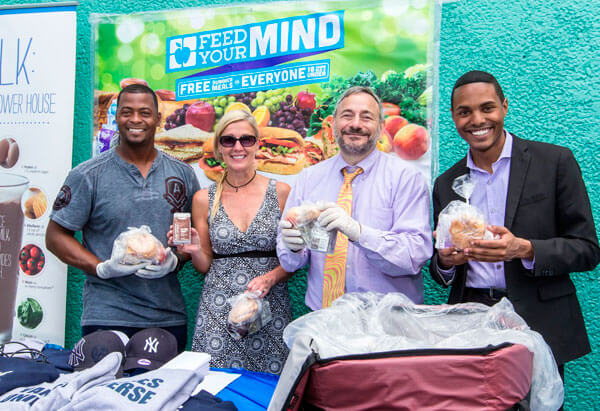 Former Yankees Player Pitches In To Fight Hunger