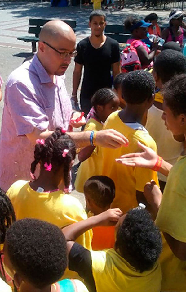 Senator Rivera Distributes Back-To-School Supplies