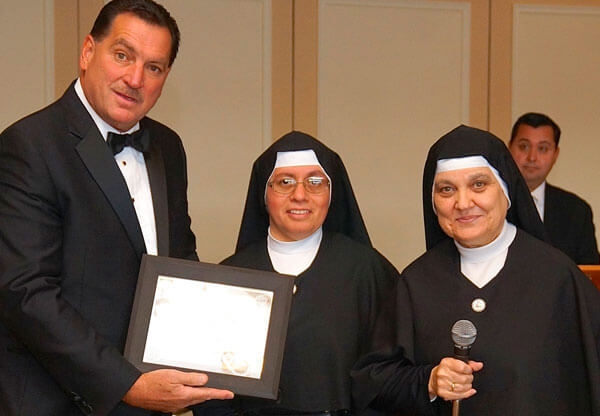 Sisters, Servants of Mary Serve Luncheon|Sisters, Servants of Mary Serve Luncheon
