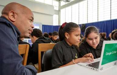Google, Heastie Host Computer Science Roadshow