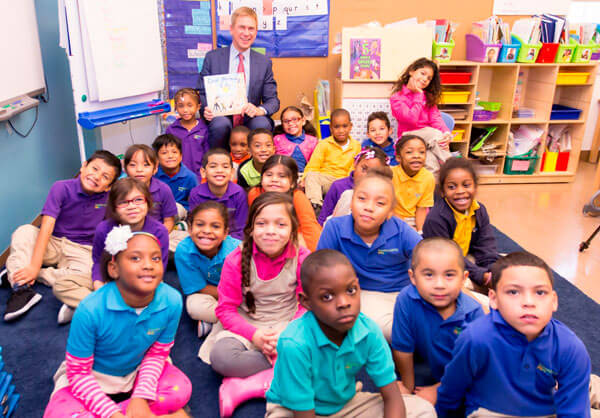 NY1’s Pat Kiernan Reads To Mott Haven Charter Students