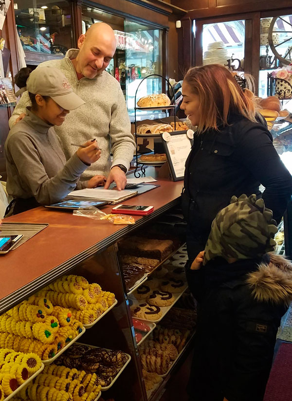 Bakeries rolling in the dough so far this holiday season Bronx Times