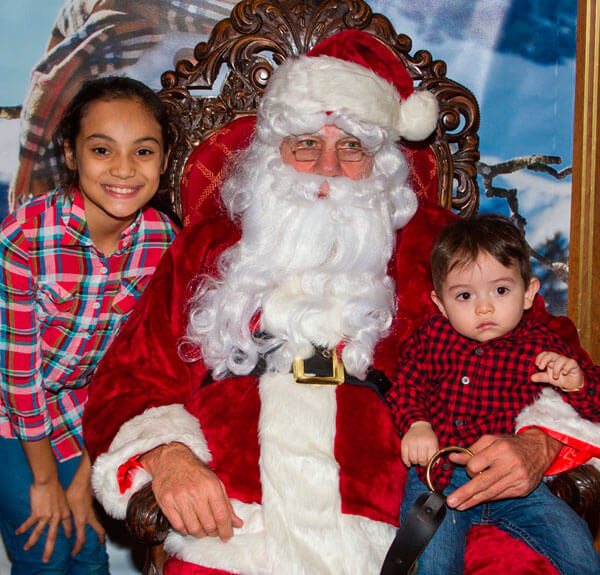 Co-op City Celebrates Christmas Tree Lighting