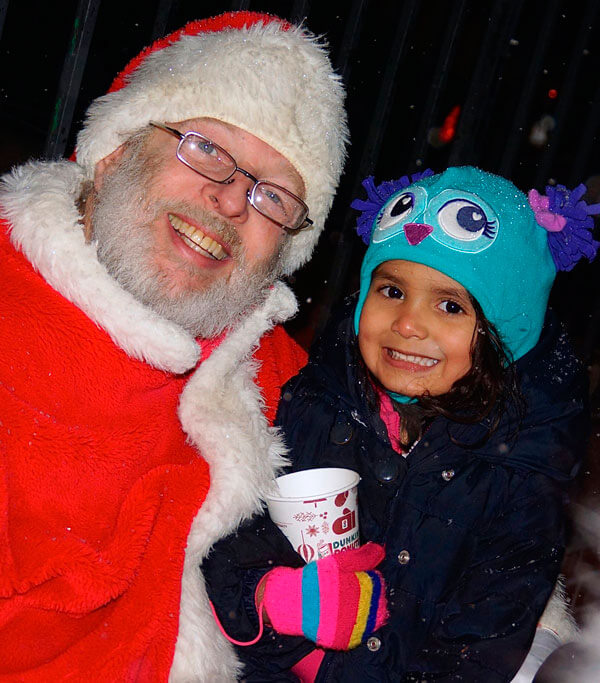 VNNA Hosts Christmas Tree Lighting|VNNA Hosts Christmas Tree Lighting