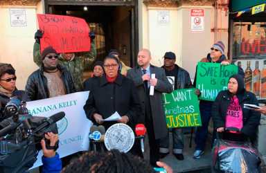 Longwood tenants sue landlord