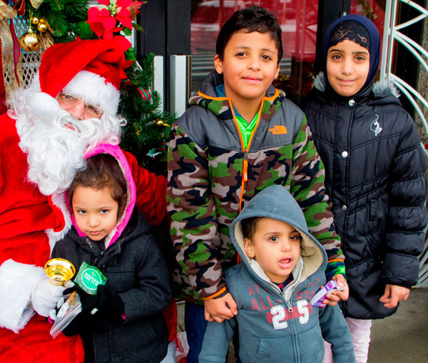 Allerton International Merchants Association holds annual ‘Santa at The Sanz’