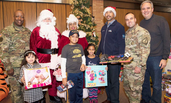 Borough President Diaz, Bronx Zoo team up to give toys to military families