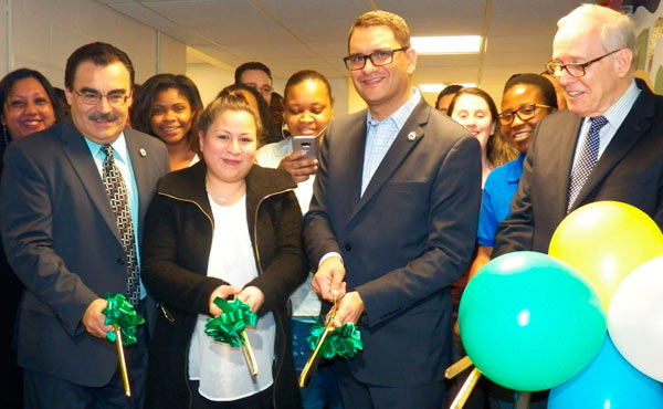 Lehman College Opens Food Bank