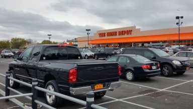 Car burglaries in Gun Hill mall parking lots