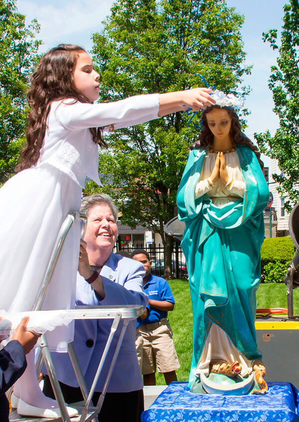 St. Raymond Celebrates May Crowning|St. Raymond Celebrates May Crowning