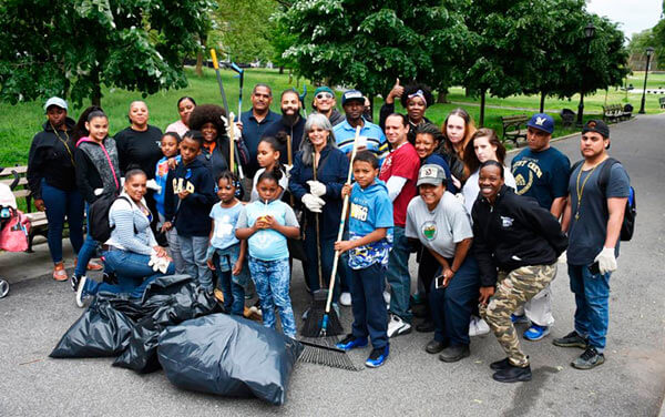 CB 6, Volunteers Clean Tremont Park