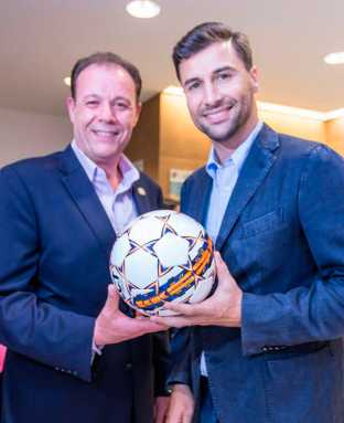 Soccer’s Cana Visits Jacobi Patients|Soccer’s Cana Visits Jacobi Patients