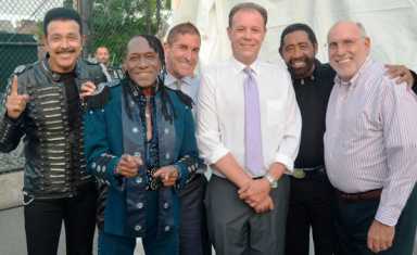 Commodores Perform At Loreto Park