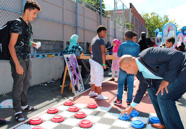 Diaz Hosts Muslim School Holiday Event