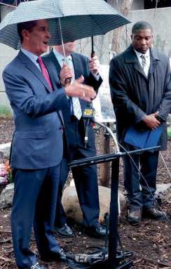 CB 8 marks cleanup of CSX Putnam South site|CB 8 marks cleanup of CSX Putnam South site