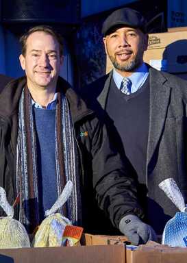 FreshDirect Donates Turkeys To Bronxites|FreshDirect Donates Turkeys To Bronxites