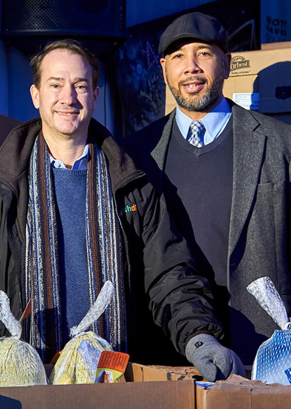 FreshDirect Donates Turkeys To Bronxites|FreshDirect Donates Turkeys To Bronxites