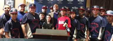 Diaz, AT&T Honor Little League Teams