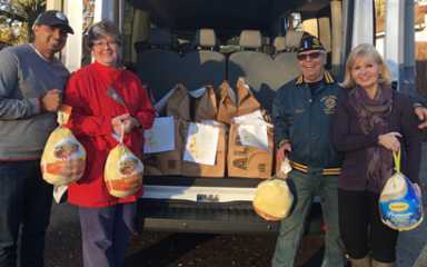Korony Post 253 Distributes Turkeys|Korony Post 253 Distributes Turkeys