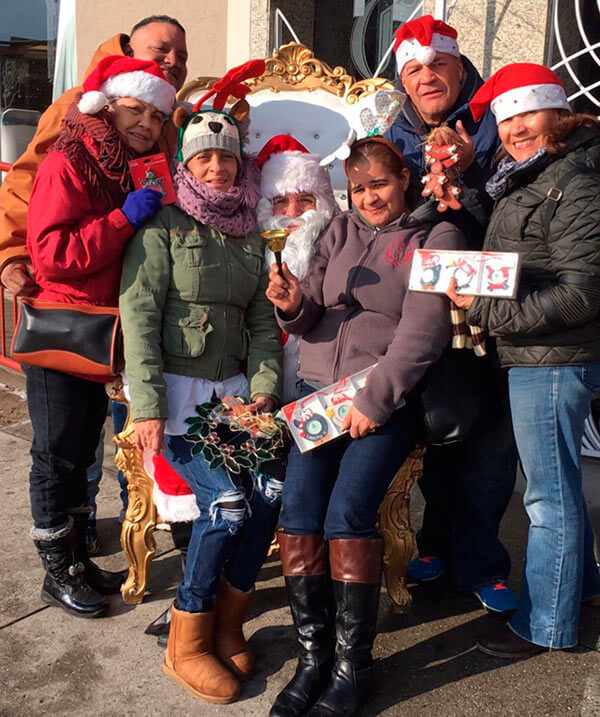 Allerton Merchants Host Santa At The Sanz