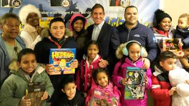 Klein Hosts 3 Kings Day At Sack-Wern Houses