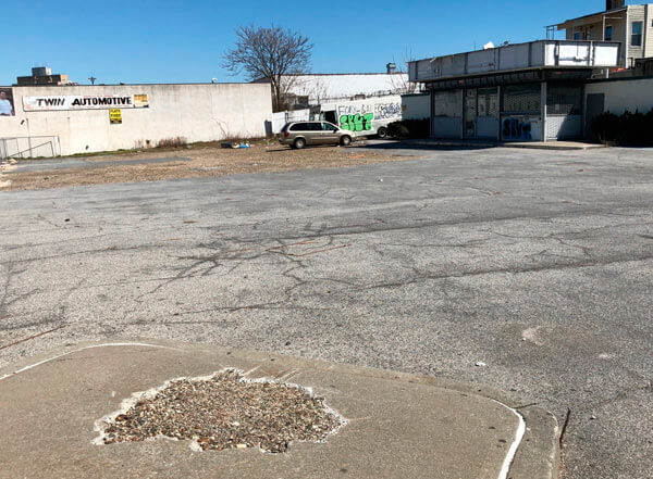 Retail stores at crossroad/5 shops to replace former Speedway station