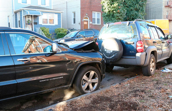 4 Vehicles Damaged In Pelham Bay