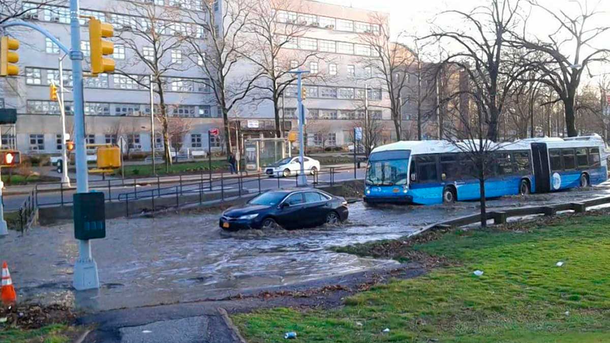Clogged Pelham Parkway catch basins flooding roadways & buildings raise concern|Clogged Pelham Parkway catch basins flooding roadways & buildings raise concern