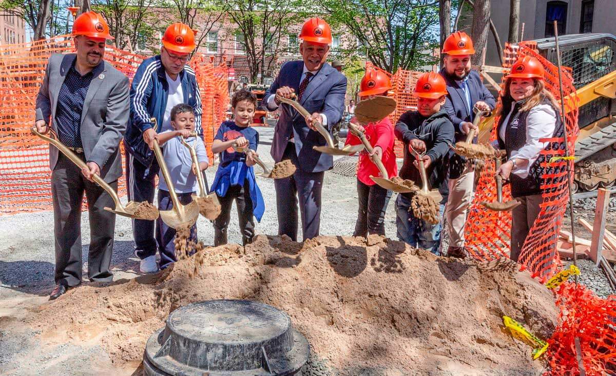 Kids break ground on Longfellow Park restoration