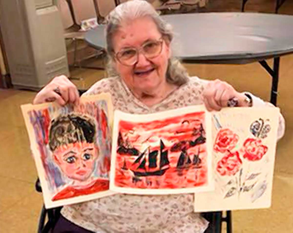 Beth Abe Hosts Paint ‘N’ Sip Event