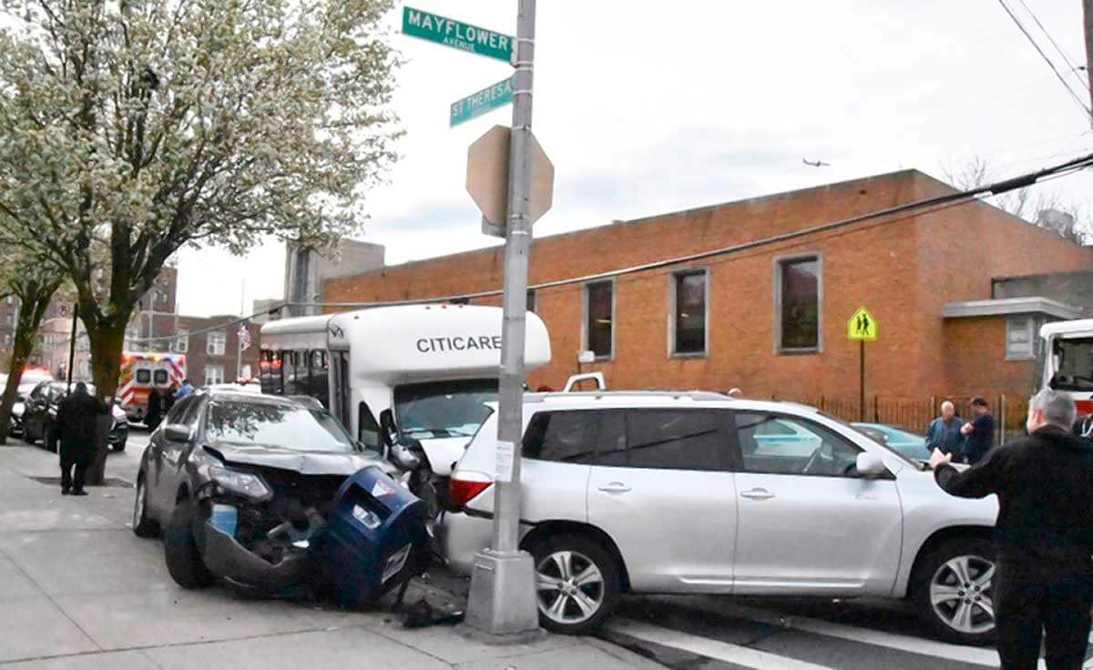 17 Injured In 3-Vehicle Collision