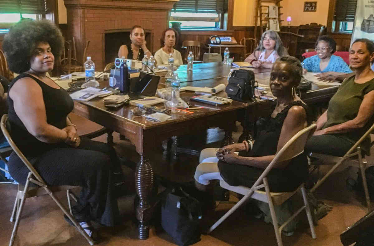 Huntington Library Hosts Poetry Reading