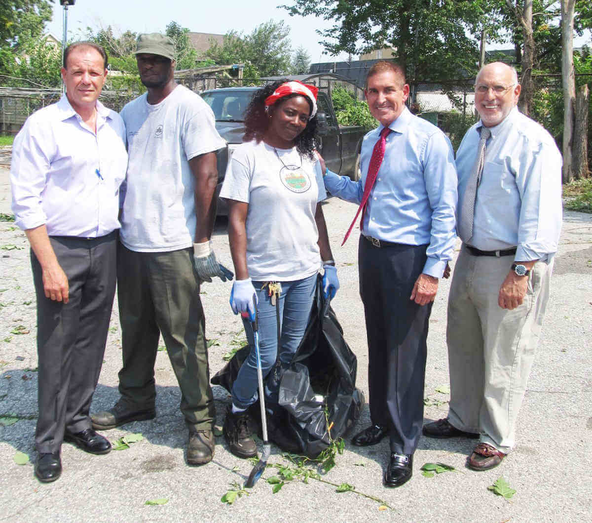 Oldest Bronx park parcel cleaned of vehicles and debris|Oldest Bronx park parcel cleaned of vehicles and debris