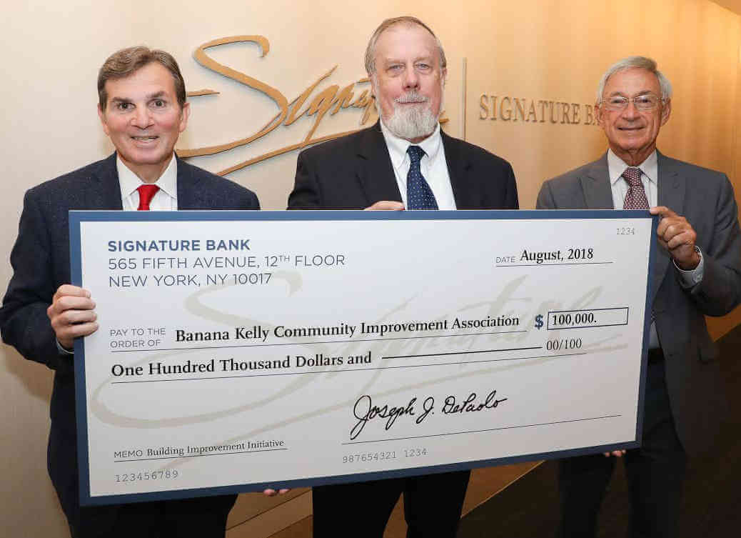 Signature Bank provides building rehab grant to Banana Kelly